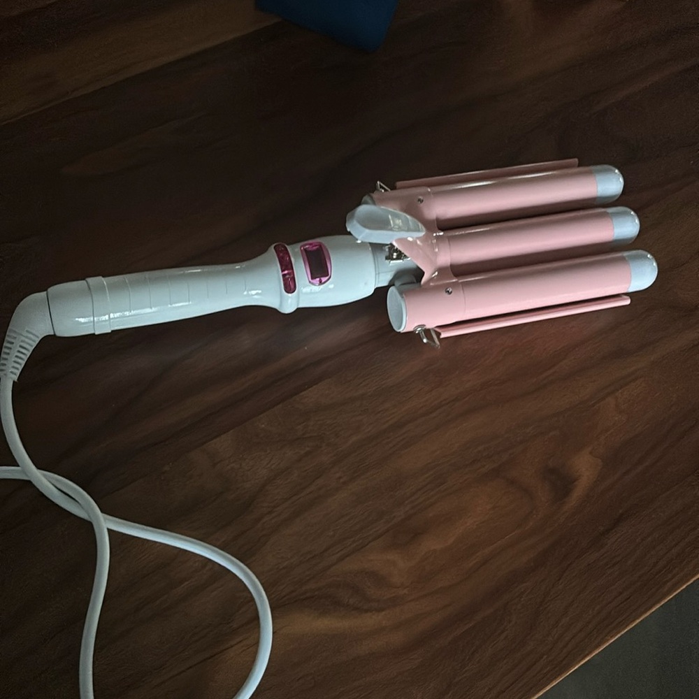 Insert Name Here (INH) 25mm hair waver